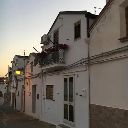 La Casa Di Zia Imma Nel Dirupo Pisticci